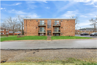 The Roxbury in Cincinnati, OH - Building Photo - Building Photo