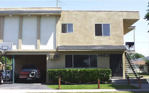 14163 Delano St in Van Nuys, CA - Building Photo - Building Photo