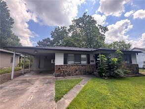1420 S W Ave in Fayetteville, AR - Building Photo - Building Photo