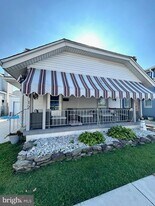 12 N Swarthmore Ave in Ventnor City, NJ - Building Photo