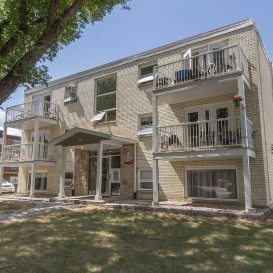 20 Spence St in Regina, SK - Building Photo