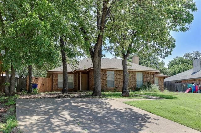 property at 32 Shady Valley Ct