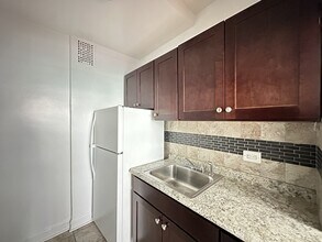 1371 W Estes Ave in Chicago, IL - Building Photo - Building Photo