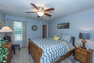 Pine Lakes in Goose Creek, SC - Foto de edificio - Building Photo