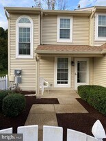 1811 Hennessy Dr in Southampton, PA - Building Photo