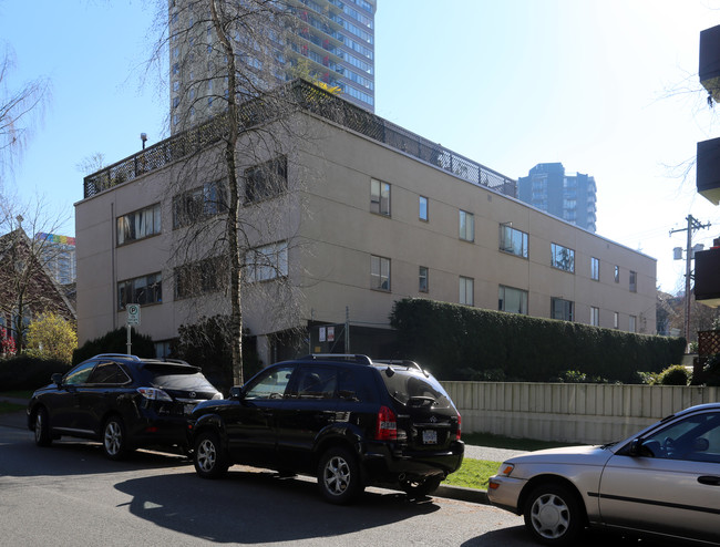 1125 Jervis St in Vancouver, BC - Building Photo - Building Photo