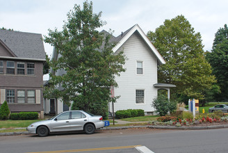 1176 Monroe Ave in Rochester, NY - Foto de edificio - Building Photo