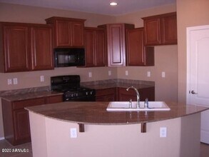 12168 W Chase Ln in Avondale, AZ - Building Photo - Building Photo