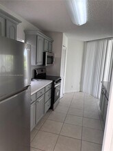 3100 N Pine Island Rd in Sunrise, FL - Building Photo - Building Photo