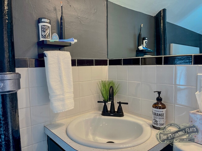 5121 Plymouth Road, Unit Upper in Ann Arbor, MI - Building Photo - Building Photo