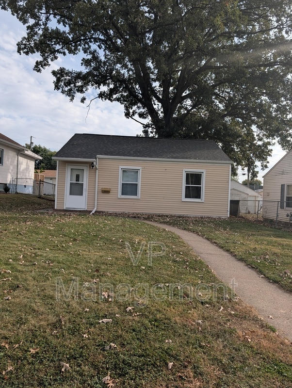 property at 3221 Boies Ave