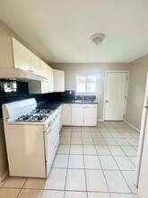 718 Virginia Ave in Rochester, PA - Building Photo - Building Photo