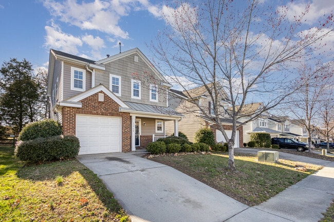 13716 Riding Hill Ave in Charlotte, NC - Building Photo - Building Photo