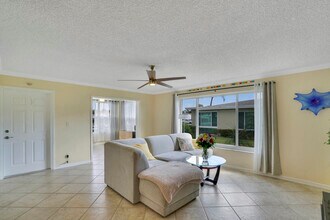 202 W High Point Terrace in Delray Beach, FL - Building Photo - Building Photo