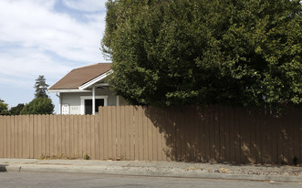 627-637 Marin Ave in Hayward, CA - Foto de edificio - Building Photo