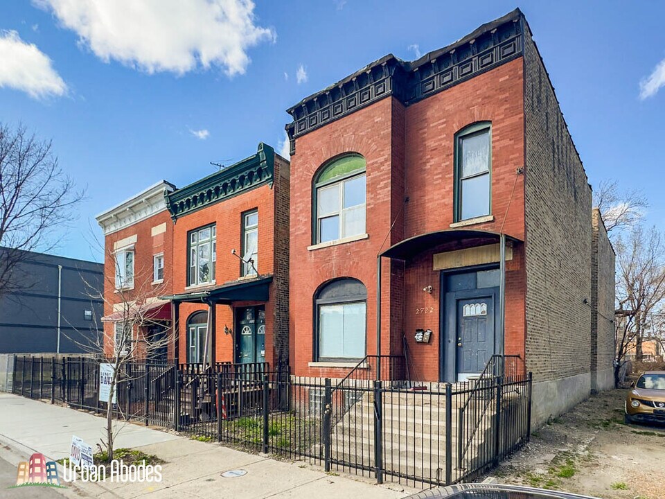 2722 W Jackson Blvd in Chicago, IL - Foto de edificio