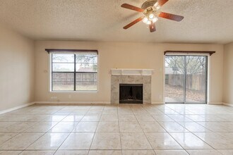 9402 Valley Ridge in San Antonio, TX - Building Photo - Building Photo