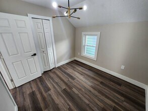 1565 Hopkins Ave in Lakewood, OH - Foto de edificio - Building Photo