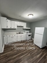 1021 SW Woodward Ave in Topeka, KS - Building Photo - Building Photo