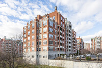 125 Oceana Dr E in Brooklyn, NY - Foto de edificio - Building Photo