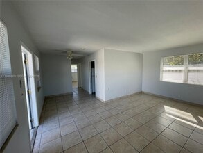 5550 NE 20th Terrace in Fort Lauderdale, FL - Building Photo - Building Photo