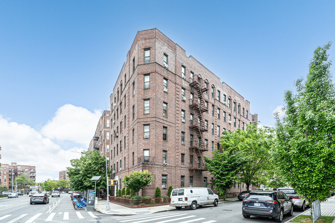 625 Caton Ave in Brooklyn, NY - Building Photo