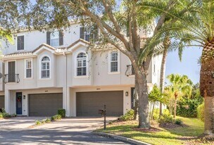 4603 Overlook Dr NE in St. Petersburg, FL - Building Photo