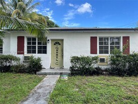 14155 NE 14th Ave in North Miami, FL - Building Photo