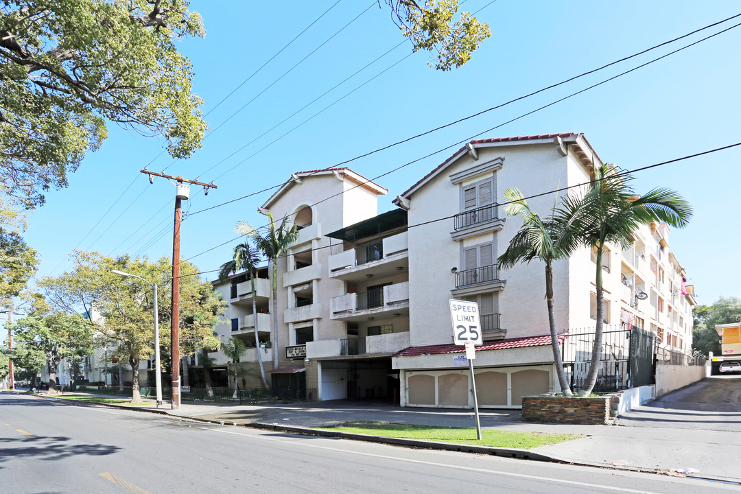 Vista Royale Apartments in Santa Ana, CA - Building Photo