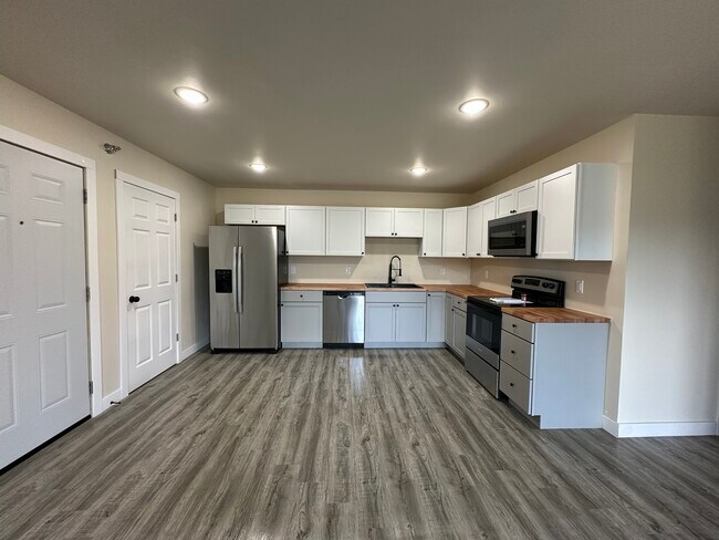 16899 S 12th St in Galesville, WI - Building Photo - Building Photo