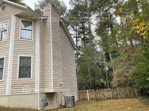 3364 Dearwood Dr SW in Lilburn, GA - Building Photo - Building Photo