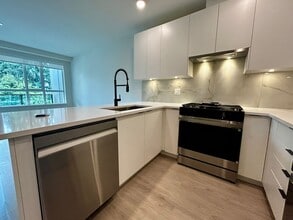 13238-13105 105 Ave in Surrey, BC - Building Photo - Building Photo