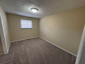 9 Adkins Ct in Huntington, WV - Building Photo - Building Photo