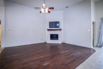 2233 Frosted Willow Ln in Fort Worth, TX - Building Photo - Building Photo