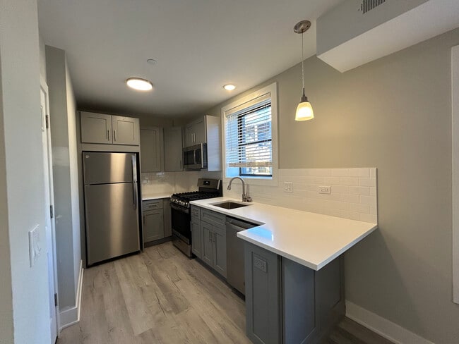 1131 Oak Ave, Unit 1137-2E in Evanston, IL - Foto de edificio - Building Photo