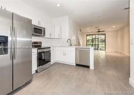 4295 Vineyard Cir in Weston, FL - Building Photo - Building Photo