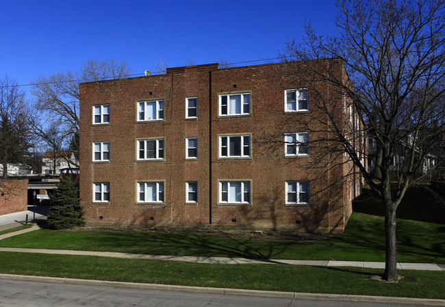 3235 Meadowbrook Blvd in Cleveland Heights, OH - Foto de edificio - Building Photo