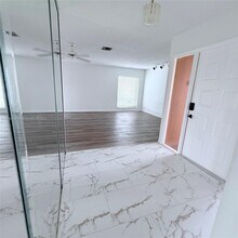6183 Live Oak Ct in Tamarac, FL - Building Photo - Building Photo