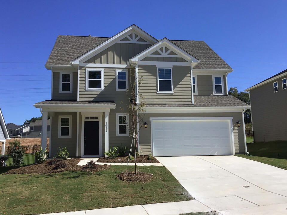 14216 Singing Creek Ln in Charlotte, NC - Building Photo