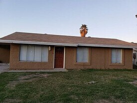 1794 W 28th St in Yuma, AZ - Building Photo