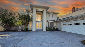 4601 Country Club View in Baytown, TX - Building Photo