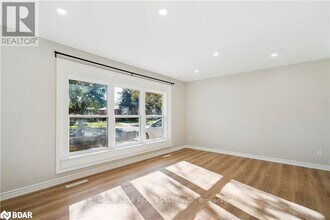 10 Sycamore St in Hamilton, ON - Building Photo - Building Photo