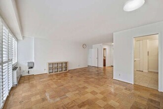 4515 Willard Ave in Chevy Chase, MD - Building Photo - Building Photo