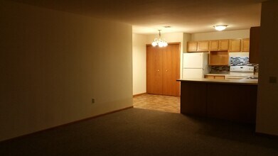 320 E Tyranena Park Rd, Unit 1 in Lake Mills, WI - Building Photo - Building Photo