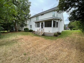105 Palmer Meadow Ct in Cary, NC - Building Photo - Building Photo