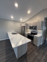 58 Pilgrim Ave in Winnipeg, MB - Building Photo - Building Photo