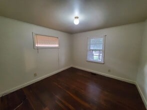 915 Barringer St in Greensboro, NC - Building Photo - Building Photo