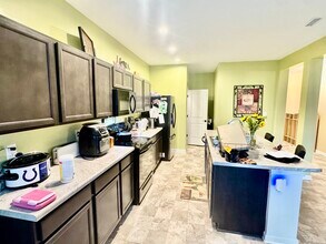 13238 N Lndg Cir W in Camby, IN - Building Photo - Building Photo