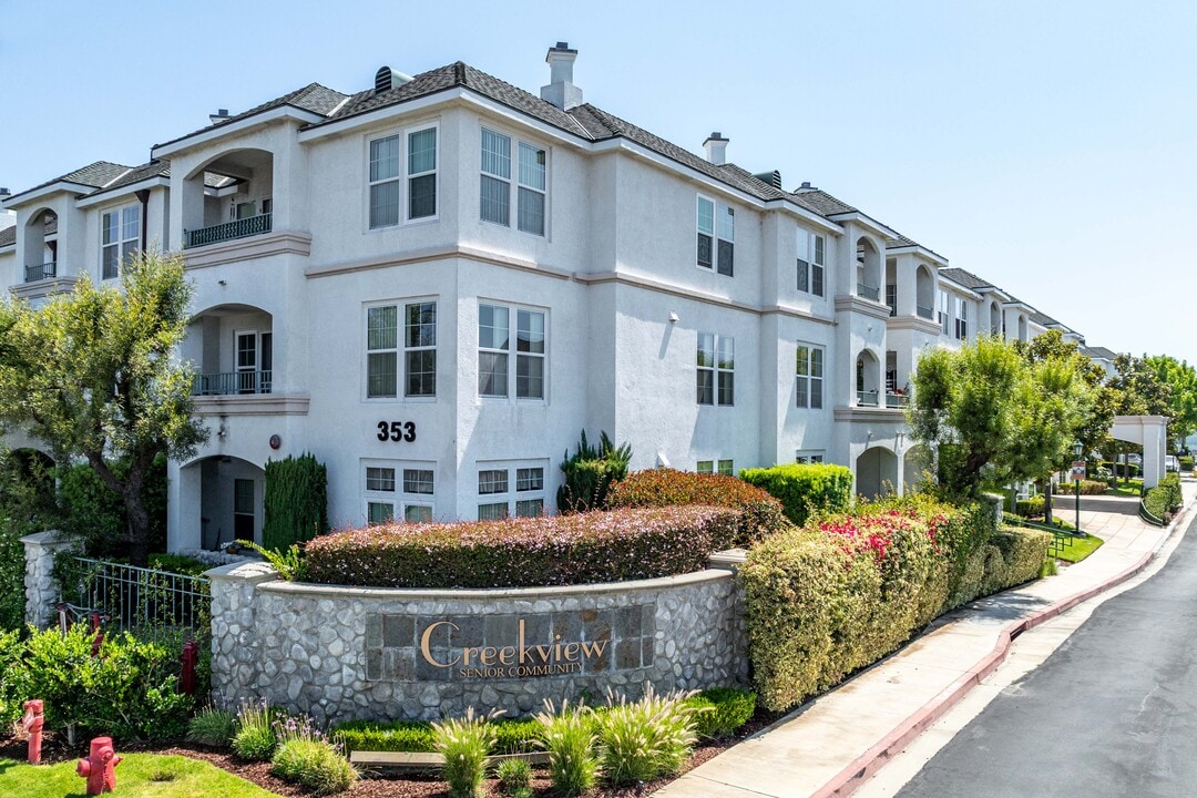 Creekview Senior Community in Orange, CA - Foto de edificio