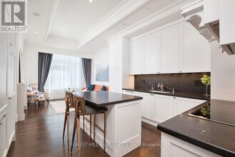 311-4311 Bay St. in Toronto, ON - Building Photo - Building Photo